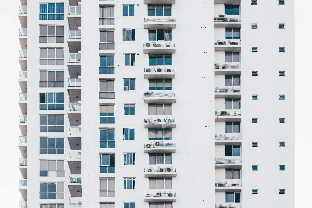Prywatny akademik w Lublinie czy wynajem mieszkania – co bardziej opłaca się studentowi